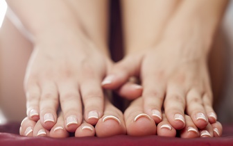 Manicure com Verniz de Gel + Pedicure Normal por 18€ na Brandoa!