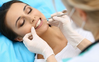 
                Limpeza Dentária: Destartarização + Polimento + Flúor por 9,90€ em Alvalade!
            