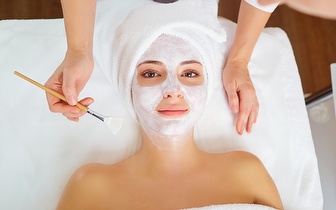 
                Circuito Spa de 3h15: Limpeza de Pele Profunda + Massagem de Relaxamento ao Corpo Inteiro + Spa de Pés por 75€ em Famões!
            