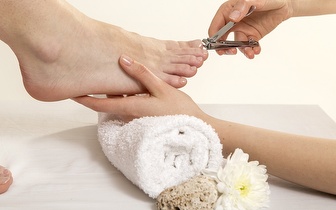 
                Pedicure Medical com Remoção de Calosidades + Esfoliação + Hidratação com Parafina por 25€ em Queluz!
            