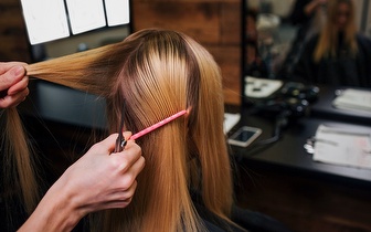 
                Coloração + Brushing para Cabelos Compridos por 35€ no Lumiar!
            