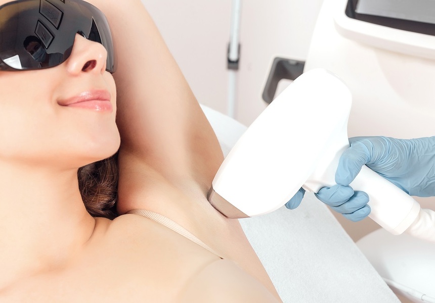 Sessões de Depilação a Laser Díodo nas Axilas por 12€ em Lordelo do Ouro!  Esthetic Medical Dental CORPORATION Porto