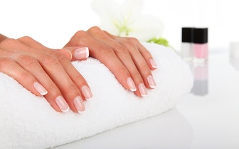 Manicure com Aplicação de Verniz Gel por 12€ em Algés!