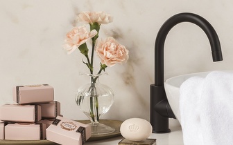 Na Compra de 2 Produtos Castelbel, Recebe 1 Sabonete Portus Cale (formato travel size) de Oferta no Barreiro!
